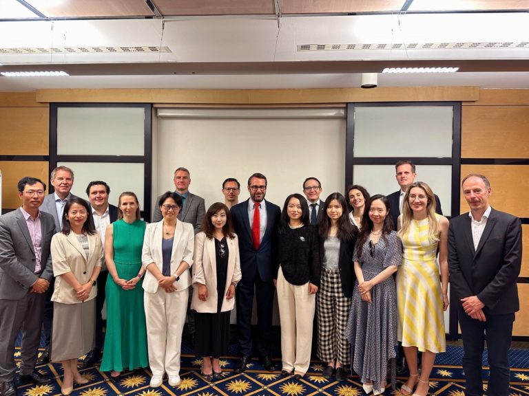 CHINALUX Holds 2025 Annual General Meeting